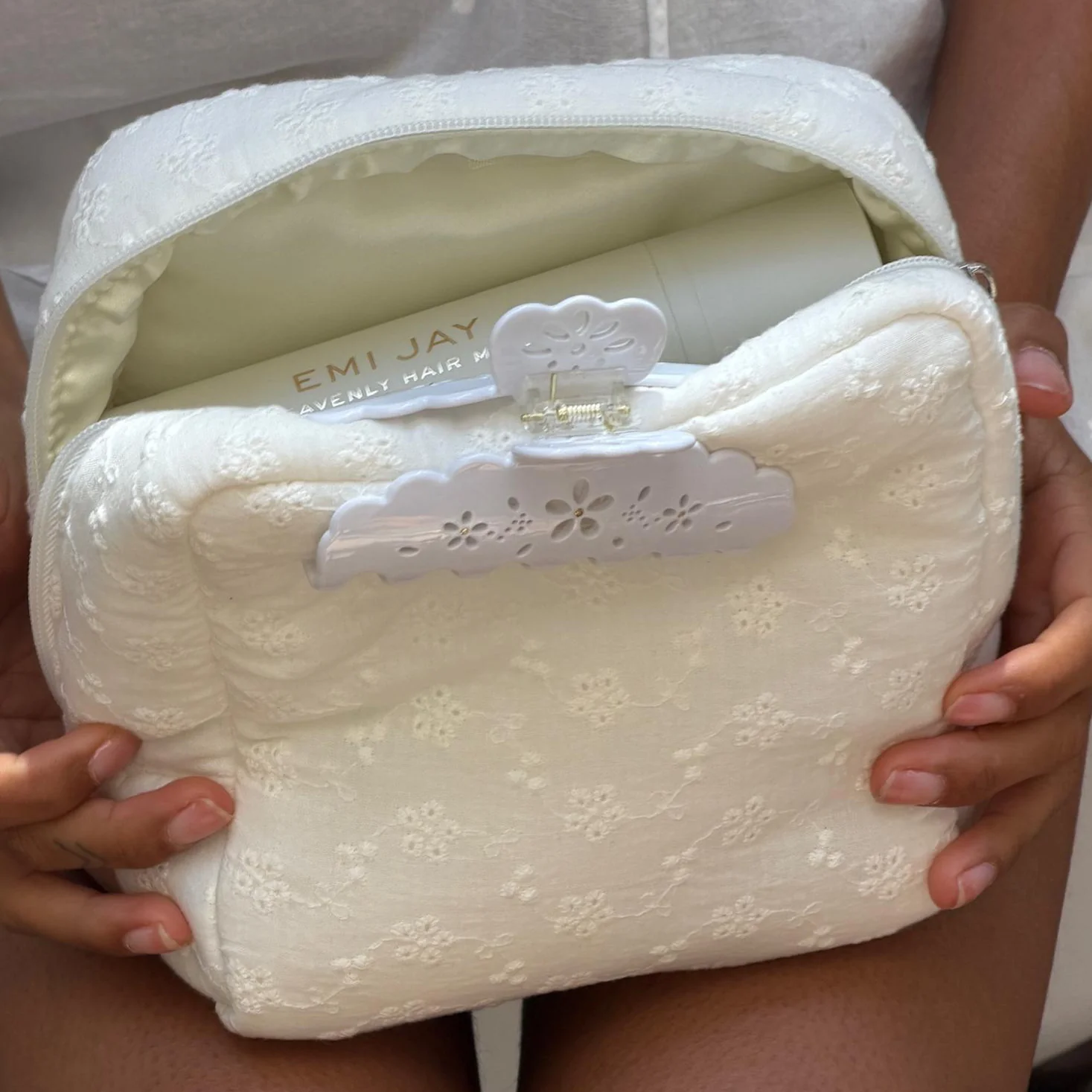 Eyelet Pouch in Blanc Daisy - Image 3