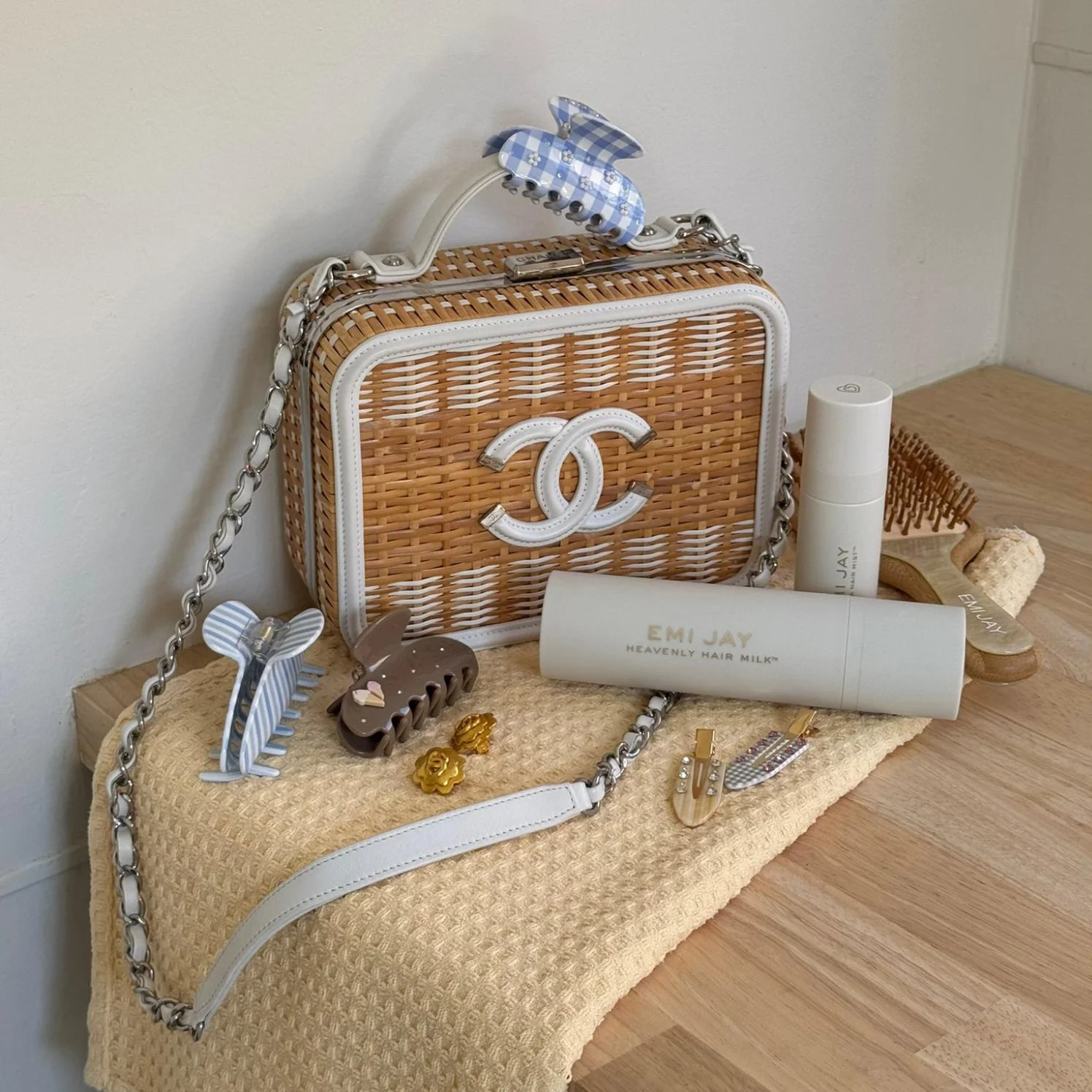 Sweetheart Clip in Daisy Blue Picnic - Image 2